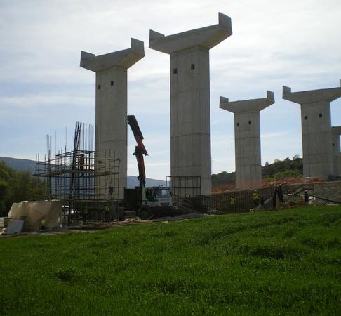 Grúas Vallarín autovía A12 en Jaca