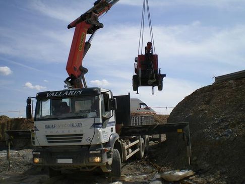 Grúas Vallarín grúa en la autovía A12 Jaca