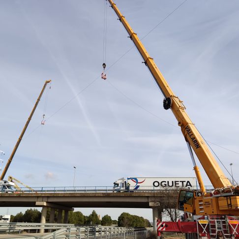 grúa y puente
