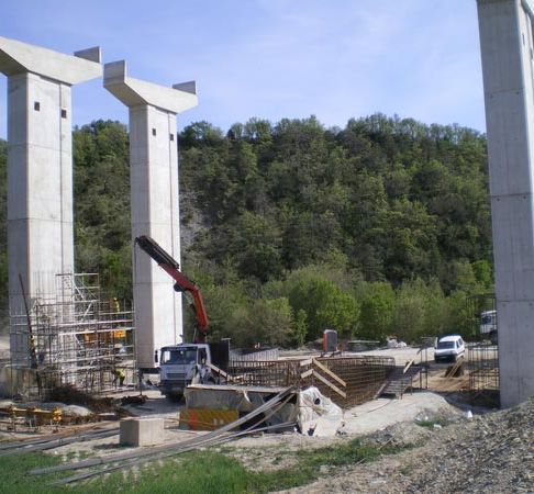 Grúas Vallarín obra en la autovía A12 Jaca