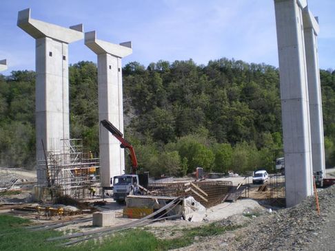 Grúas Vallarín obra en la autovía A12 Jaca