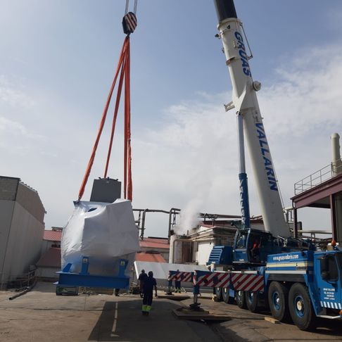 Grua con objetos
