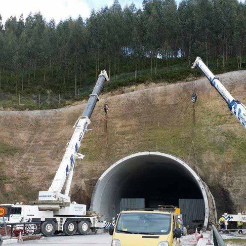 Grúas Vallarín grúa en montaje de viaducto para el AVE