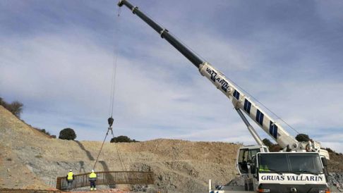 Grúas Vallarín maquinaria en montaje de viaducto para el AVE